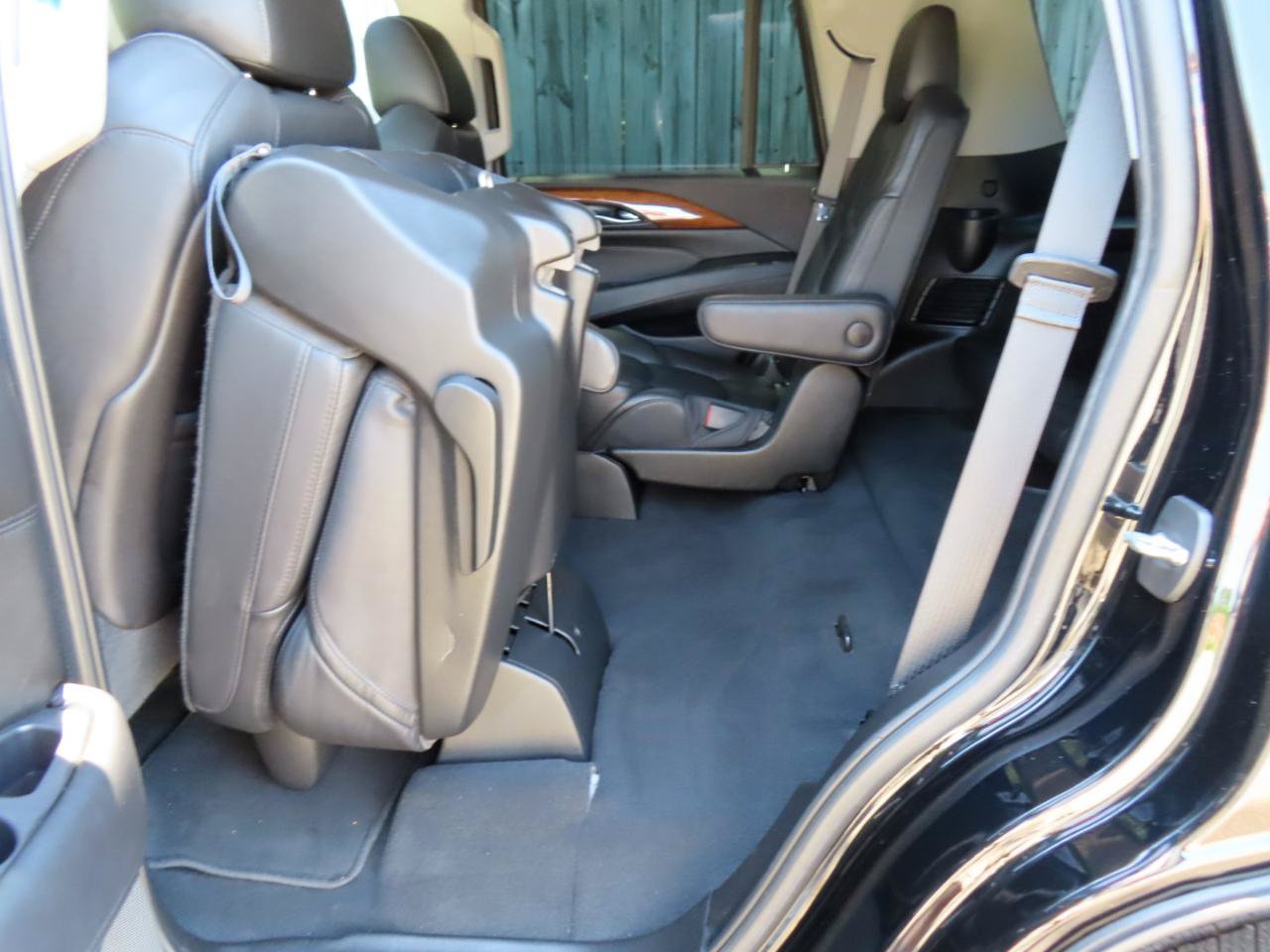 Used 2018 Cadillac Escalade Premium Luxury RWD image 20
