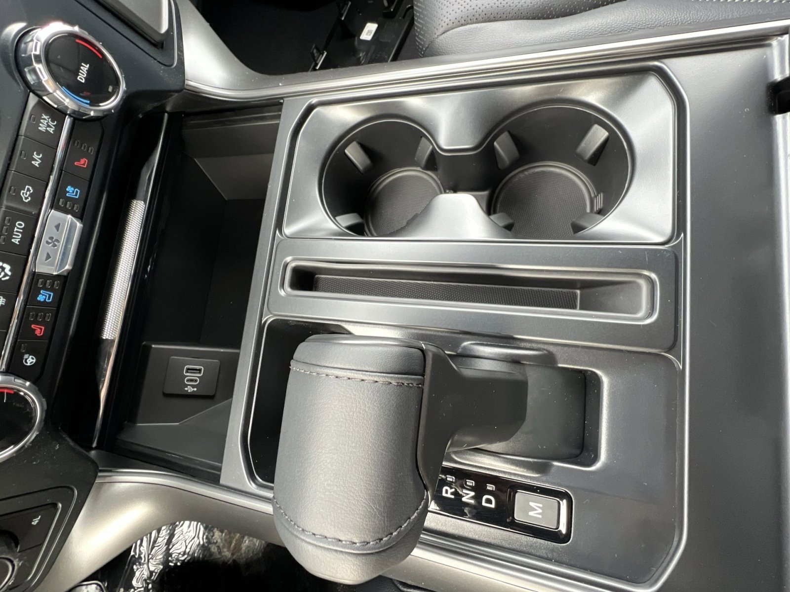 New 2026 Ford F150 Lariat w/ Equipment Group 501A Mid image 21