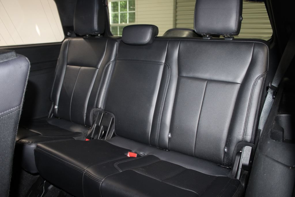Used 2019 Ford Expedition XLT w/ Equipment Group 201A AWD/4WD image 26