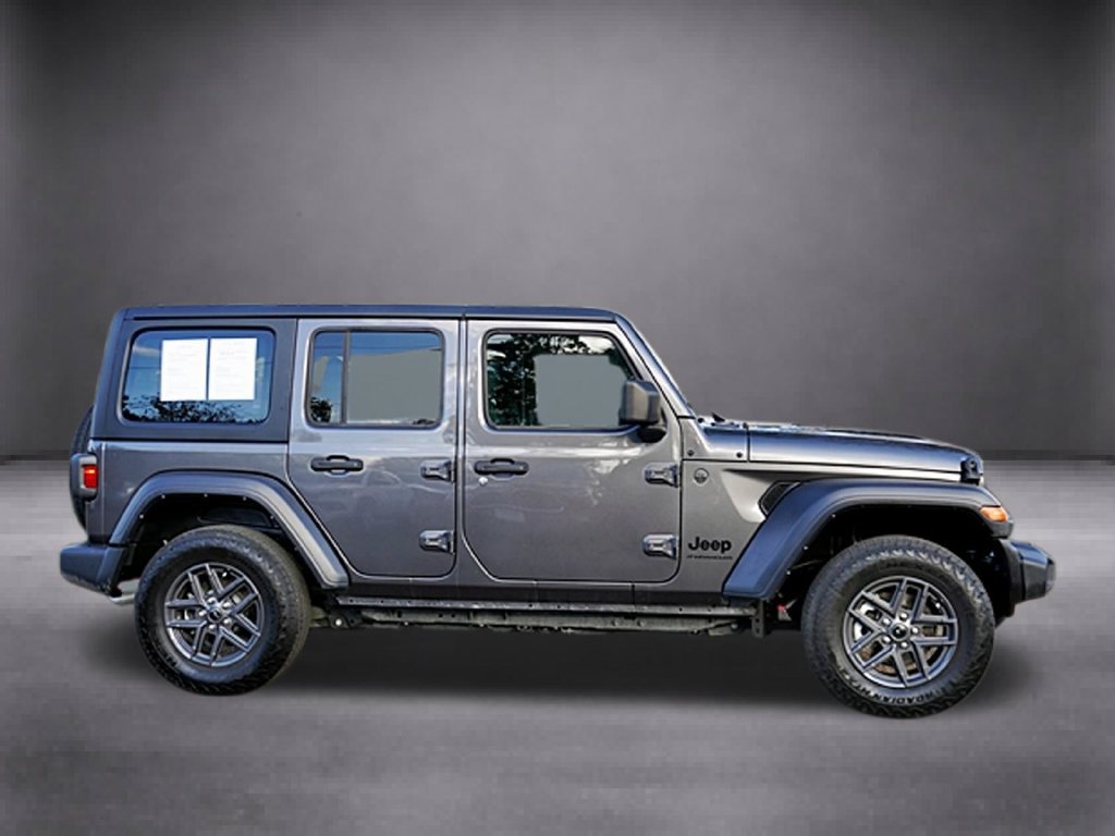 Used 2024 Jeep Wrangler Unlimited Sport AWD/4WD image 3