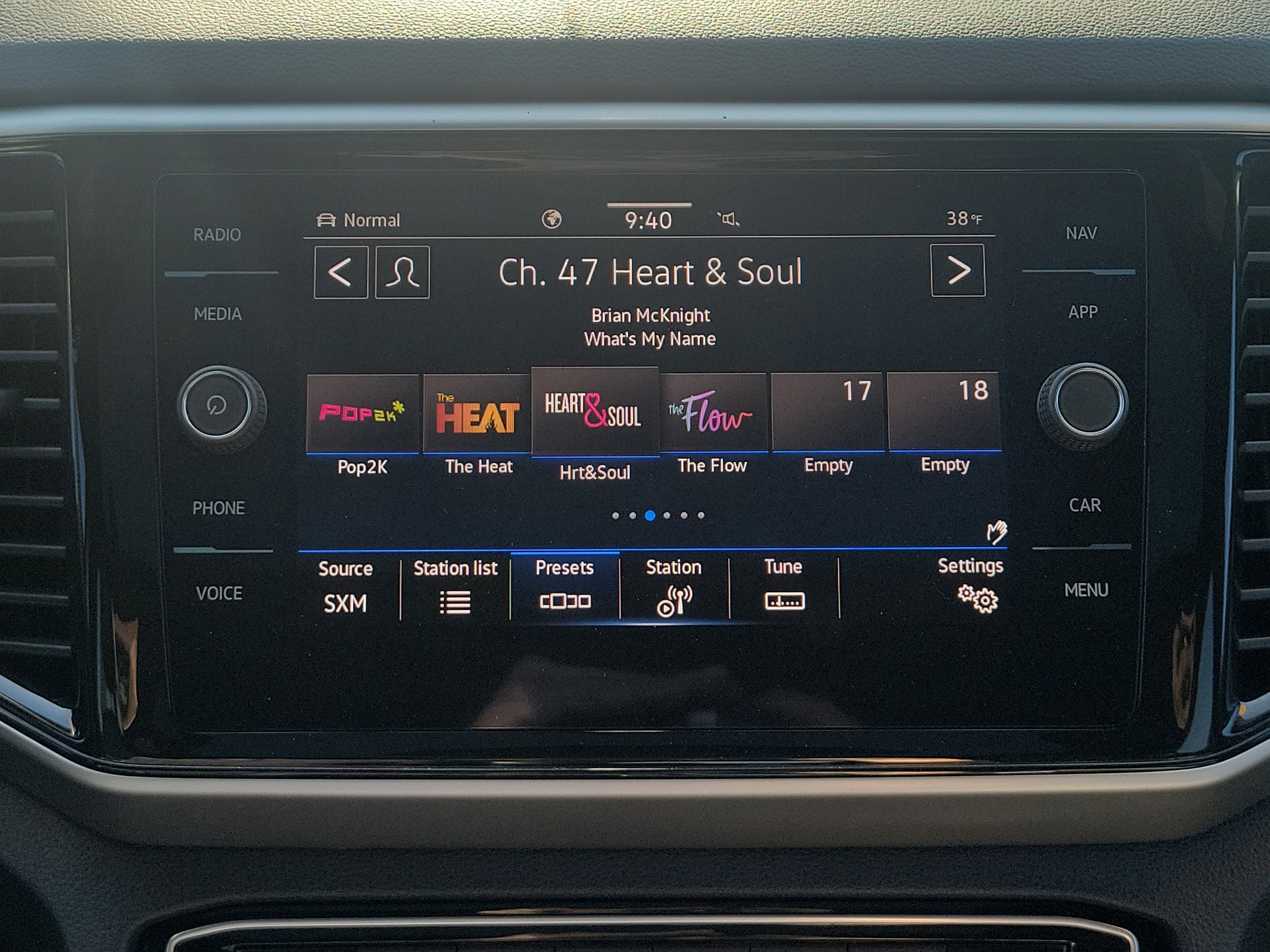 Used 2023 Volkswagen Atlas Cross Sport SEL R-Line image 30