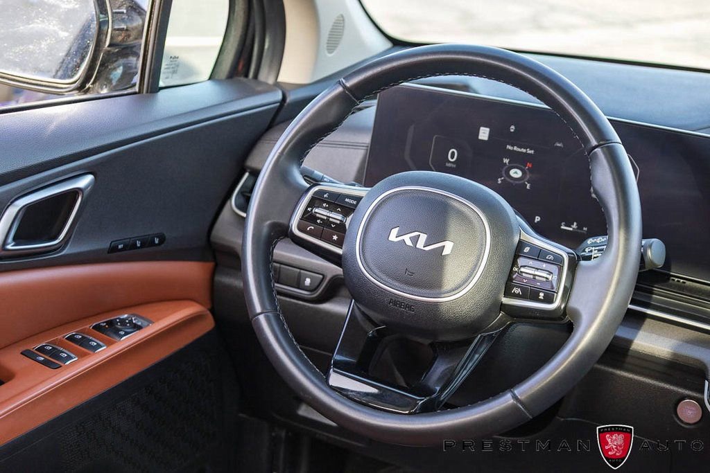 Used 2025 Kia Carnival SX image 33