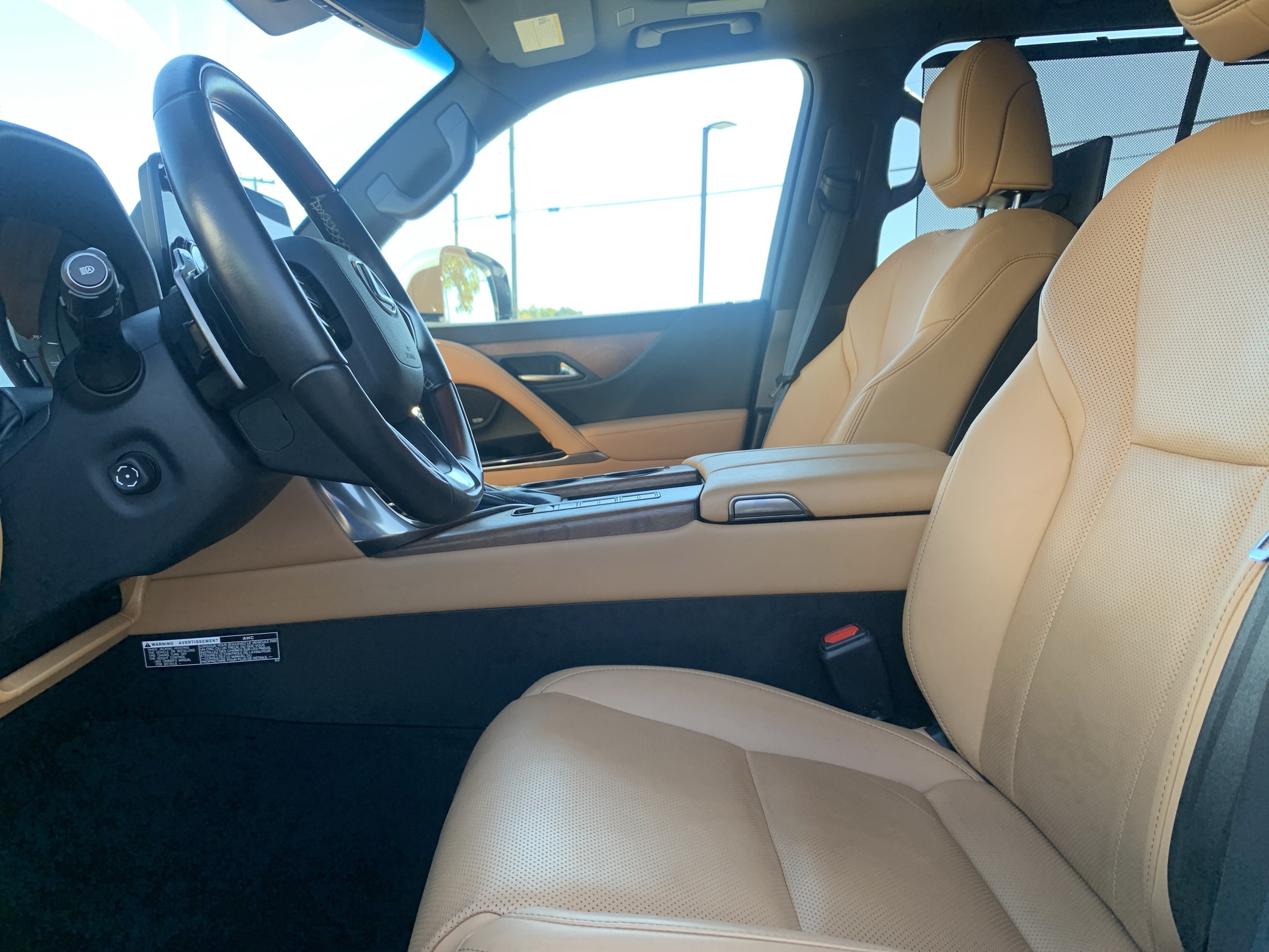 Used 2023 Lexus LX 600 4WD w/ Luxury Package image 16