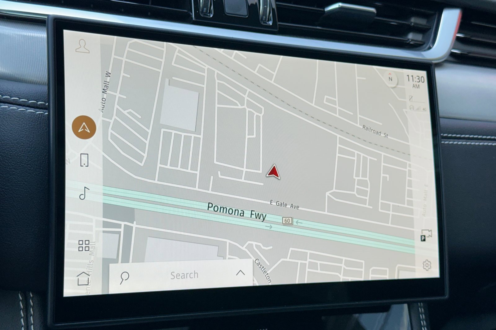 Used 2025 Jaguar F-PACE R-Dynamic S image 22