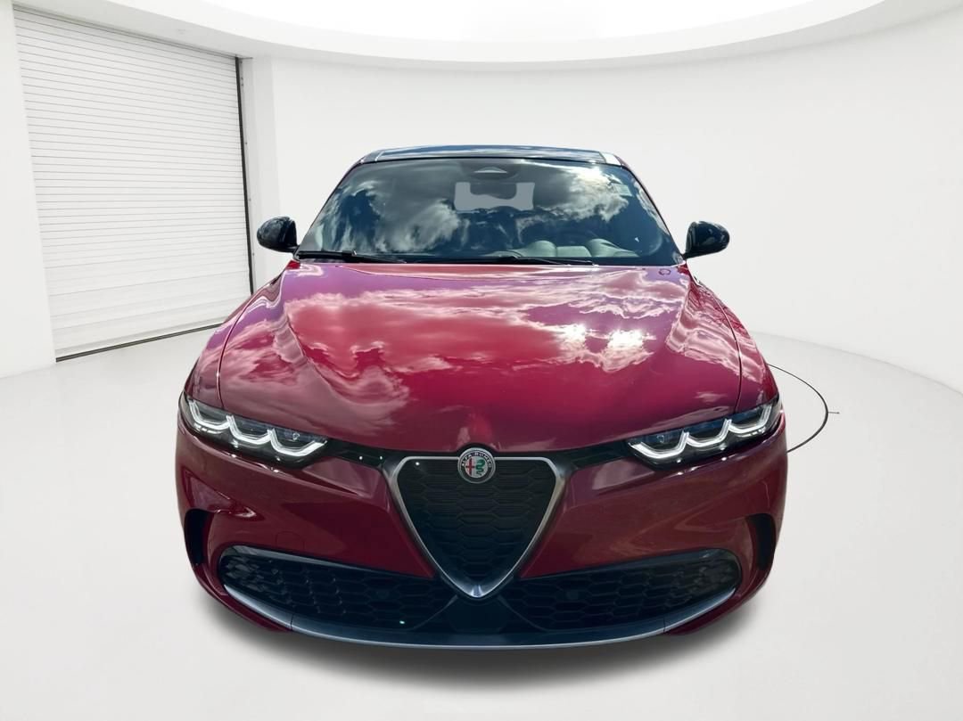 Used 2024 Alfa Romeo Tonale Ti w/ Premium Interior Package image 2