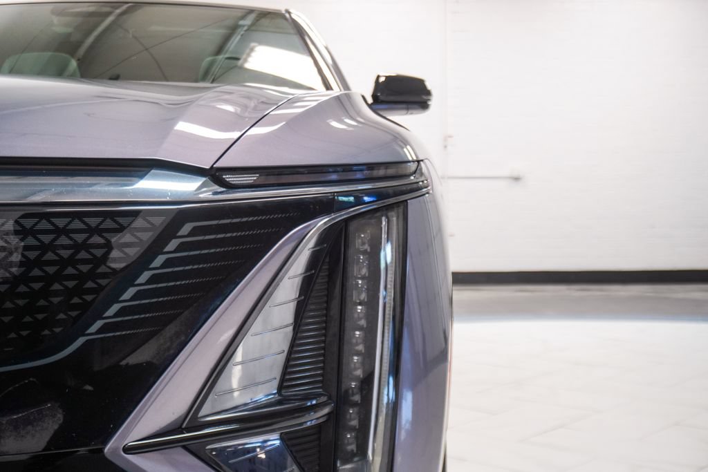 Used 2024 Cadillac Lyriq Sport AWD/4WD image 39