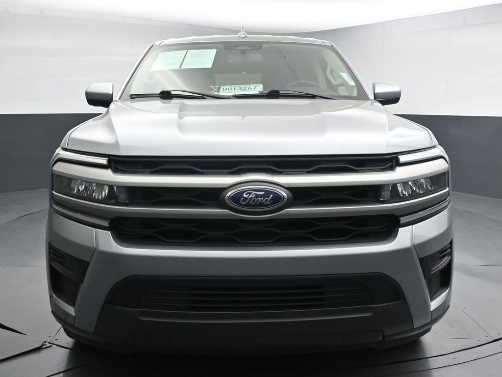 Used 2024 Ford Expedition Max XLT AWD/4WD image 3