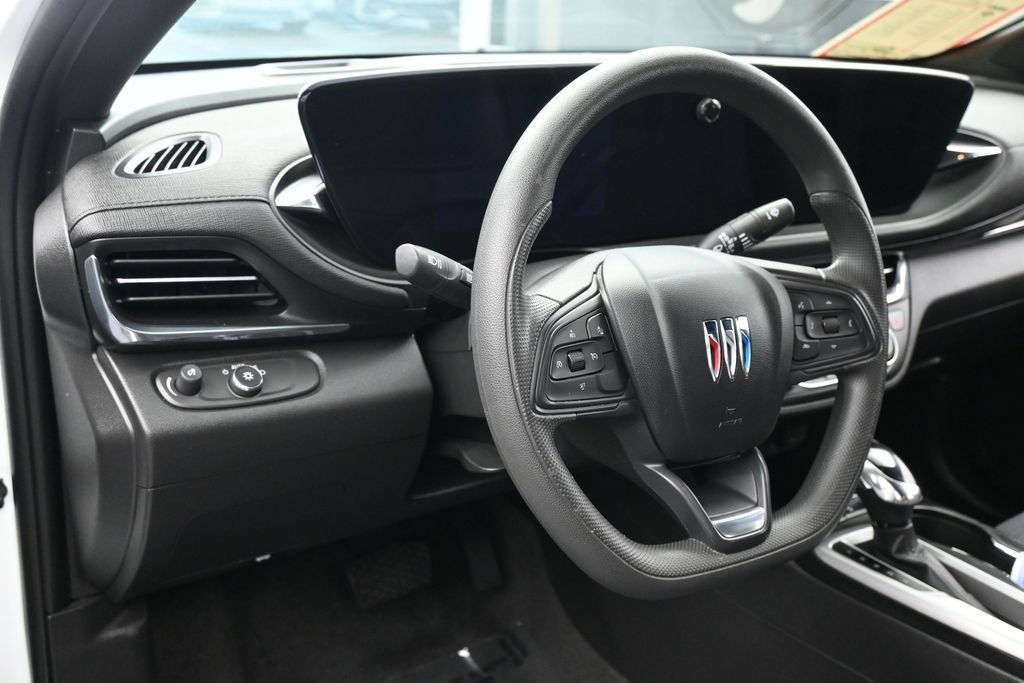 Used 2025 Buick Envista Preferred FWD image 14