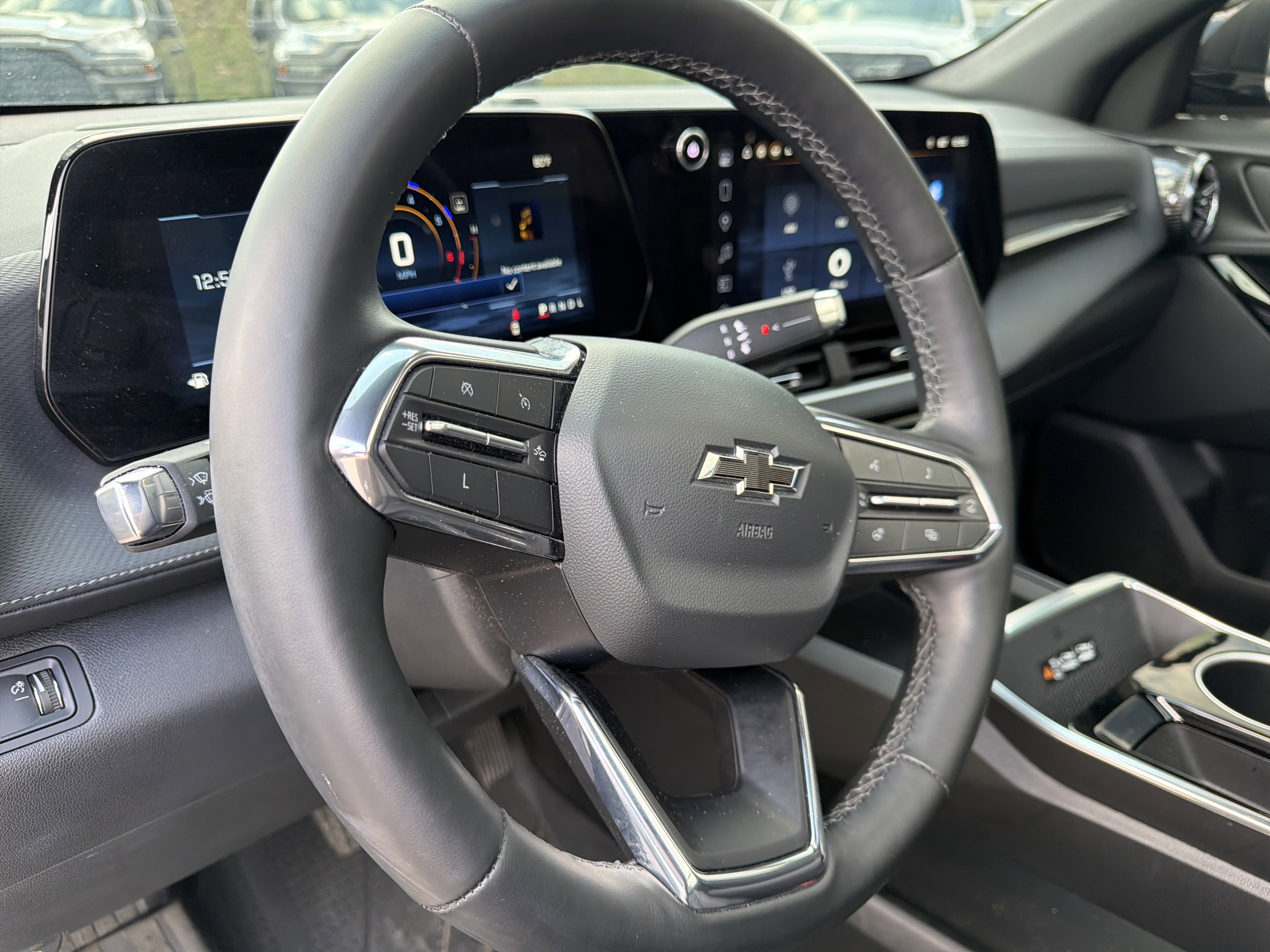 Used 2025 Chevrolet Equinox LT w/ Convenience Package II image 16