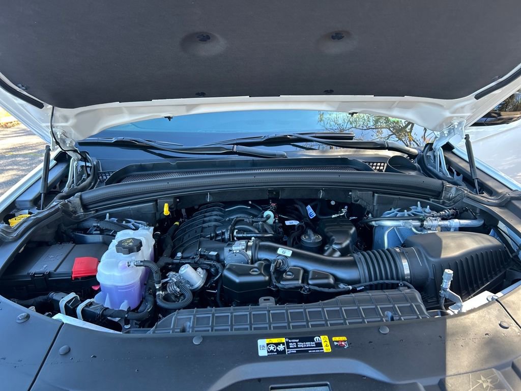 New 2025 Jeep Grand Cherokee L Limited w/ Luxury Tech Group II image 9