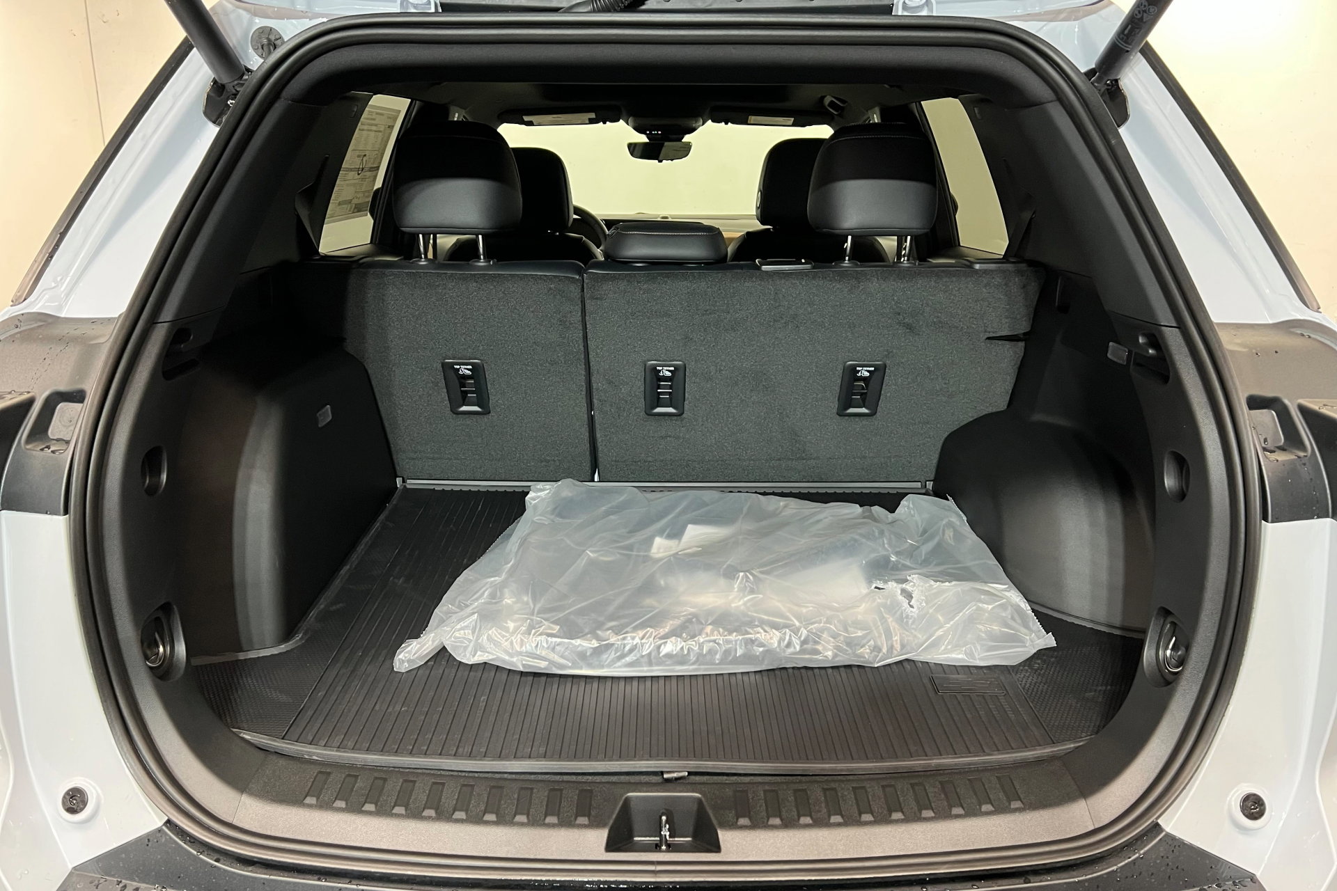 New 2026 Chevrolet Equinox ACTIV w/ Convenience Package III image 23