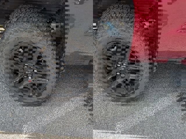 Used 2018 Chevrolet Silverado 1500 LT w/ All Star Edition AWD/4WD image 26