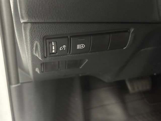 Used 2024 Toyota Corolla Cross LE w/ Moonroof Package AWD/4WD image 14