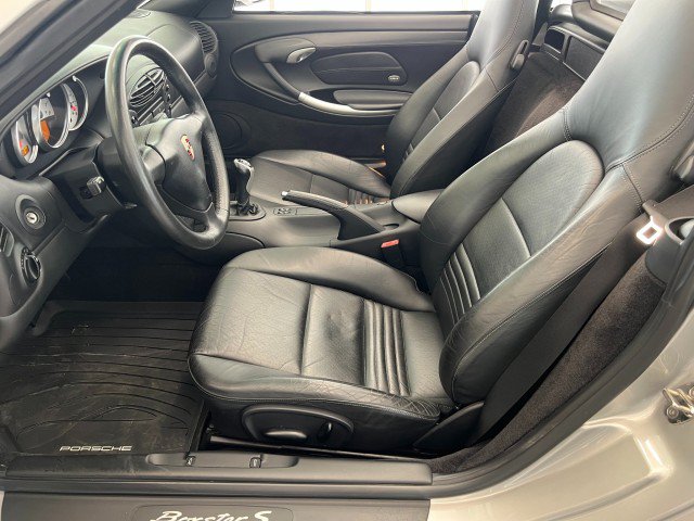 Used 2002 Porsche Boxster S RWD image 9