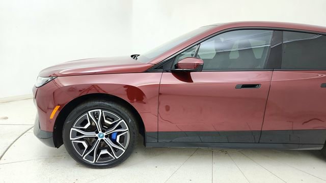 Used 2024 BMW iX xDrive50 w/ Premium Package AWD/4WD image 9