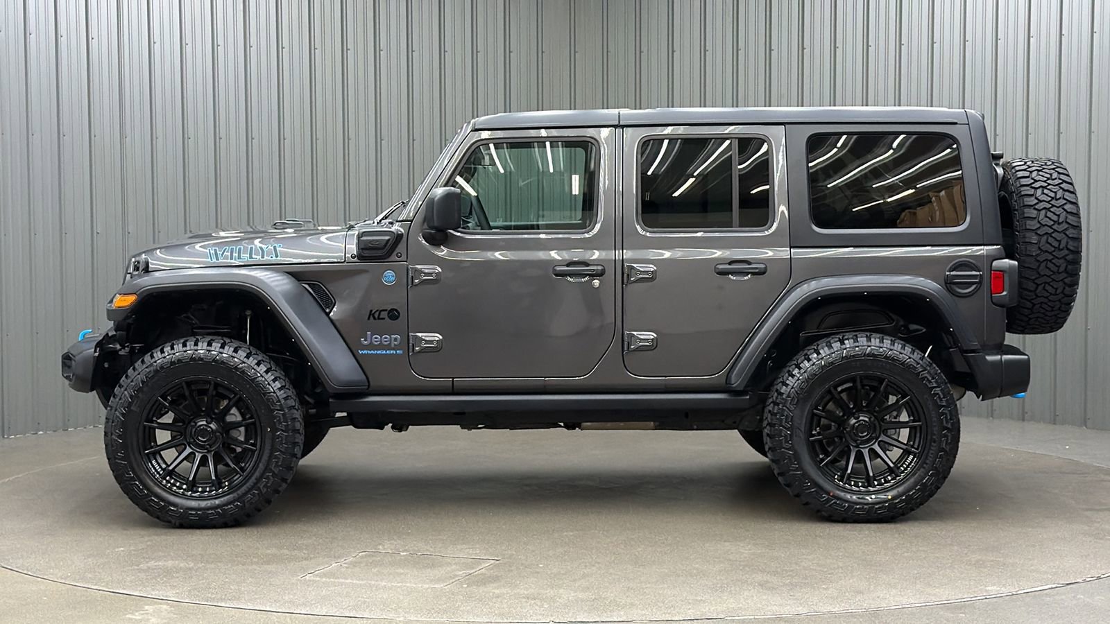 Used 2024 Jeep Wrangler Unlimited AWD/4WD image 2