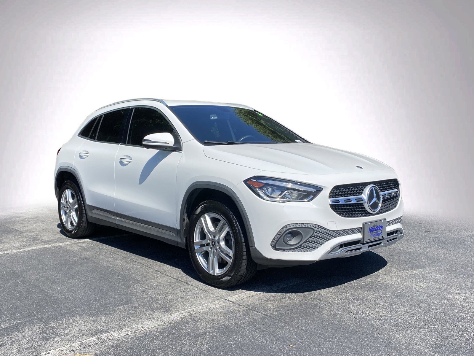 Used 2021 Mercedes-Benz GLA 250 4MATIC w/ Premium Package image 2
