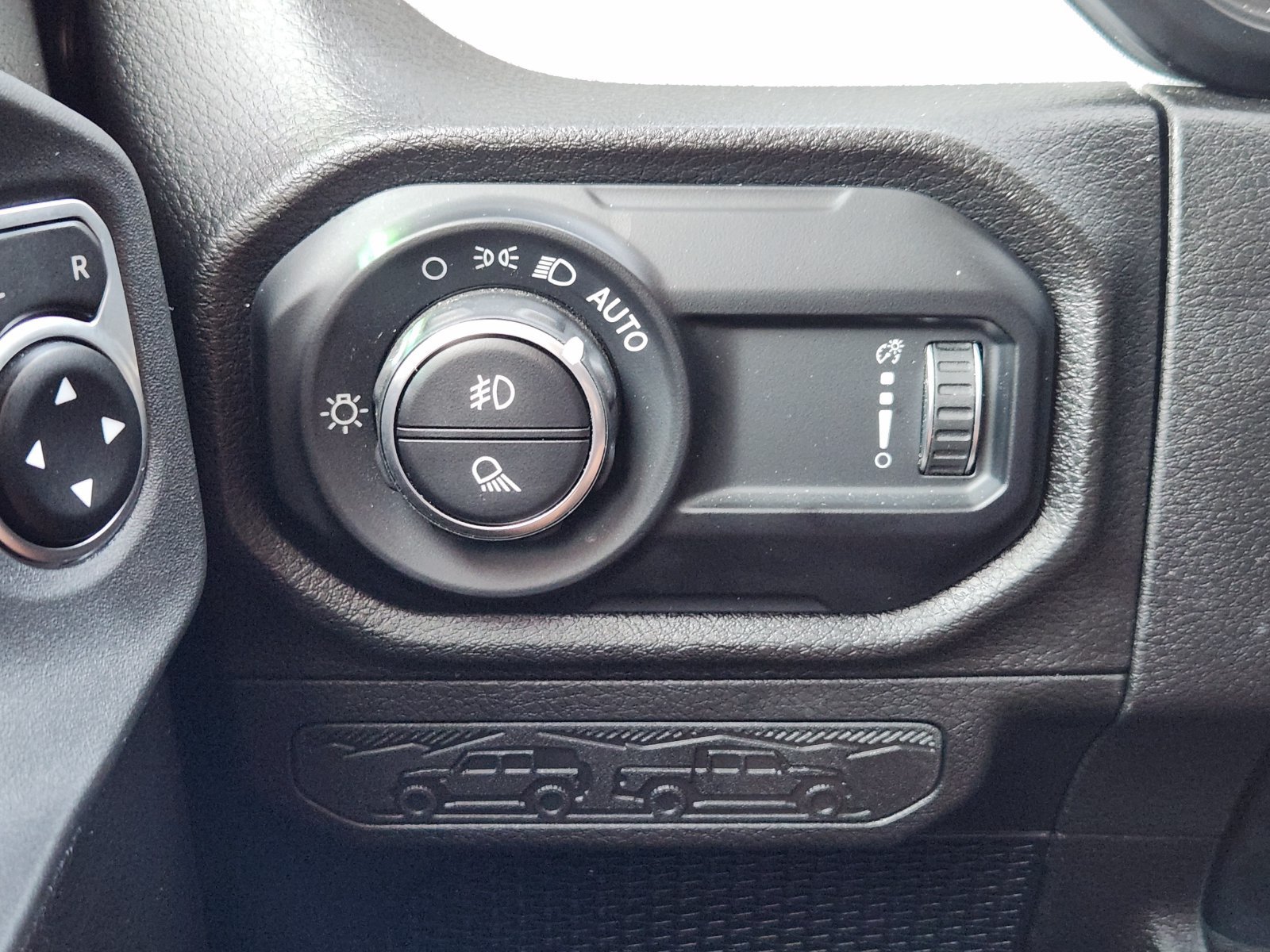 Used 2025 Jeep Gladiator Sport AWD/4WD image 31