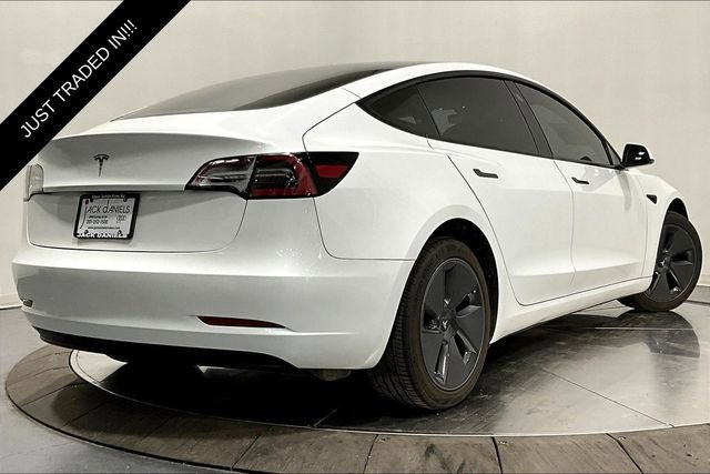 Used 2023 Tesla Model 3 Standard Range image 2