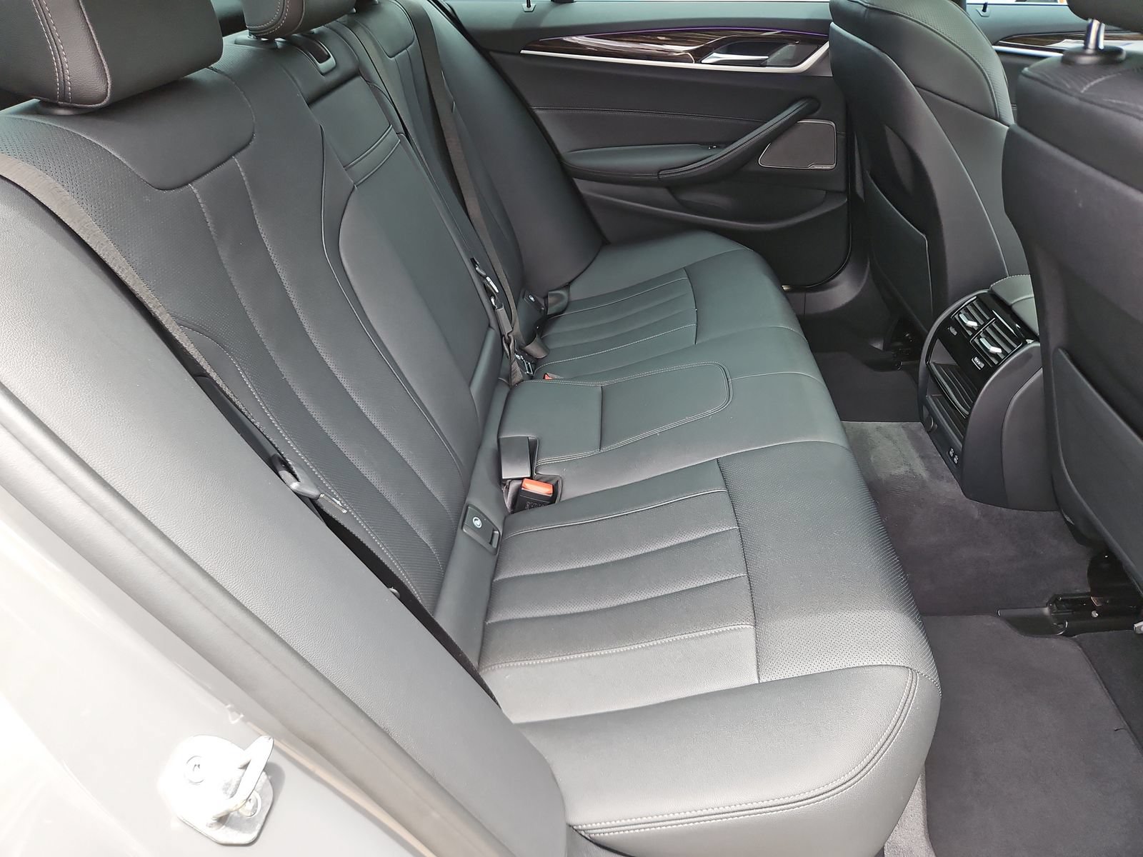 Used 2021 BMW 530i xDrive w/ Premium Package AWD/4WD image 21