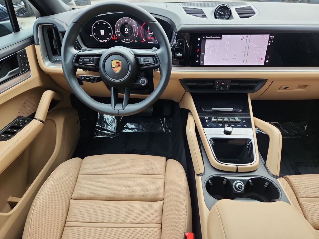 Used 2024 Porsche Cayenne Coupe image 4