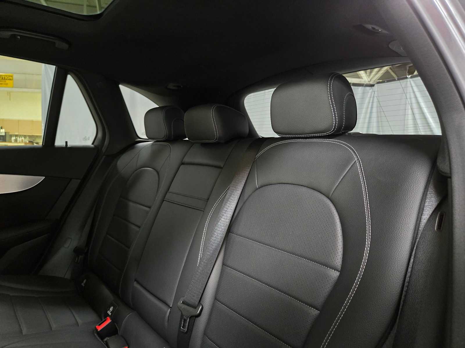 Used 2019 Mercedes-Benz GLC 350e 4MATIC image 17