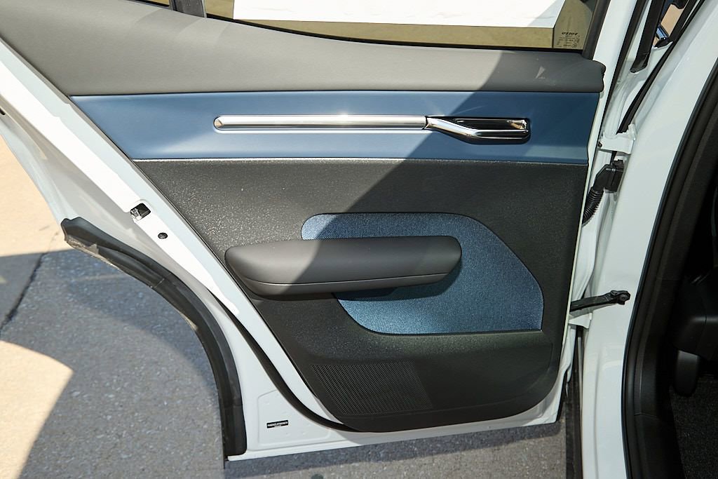 New 2026 Volvo EX30 Ultra w/ Protection Package Premier image 17