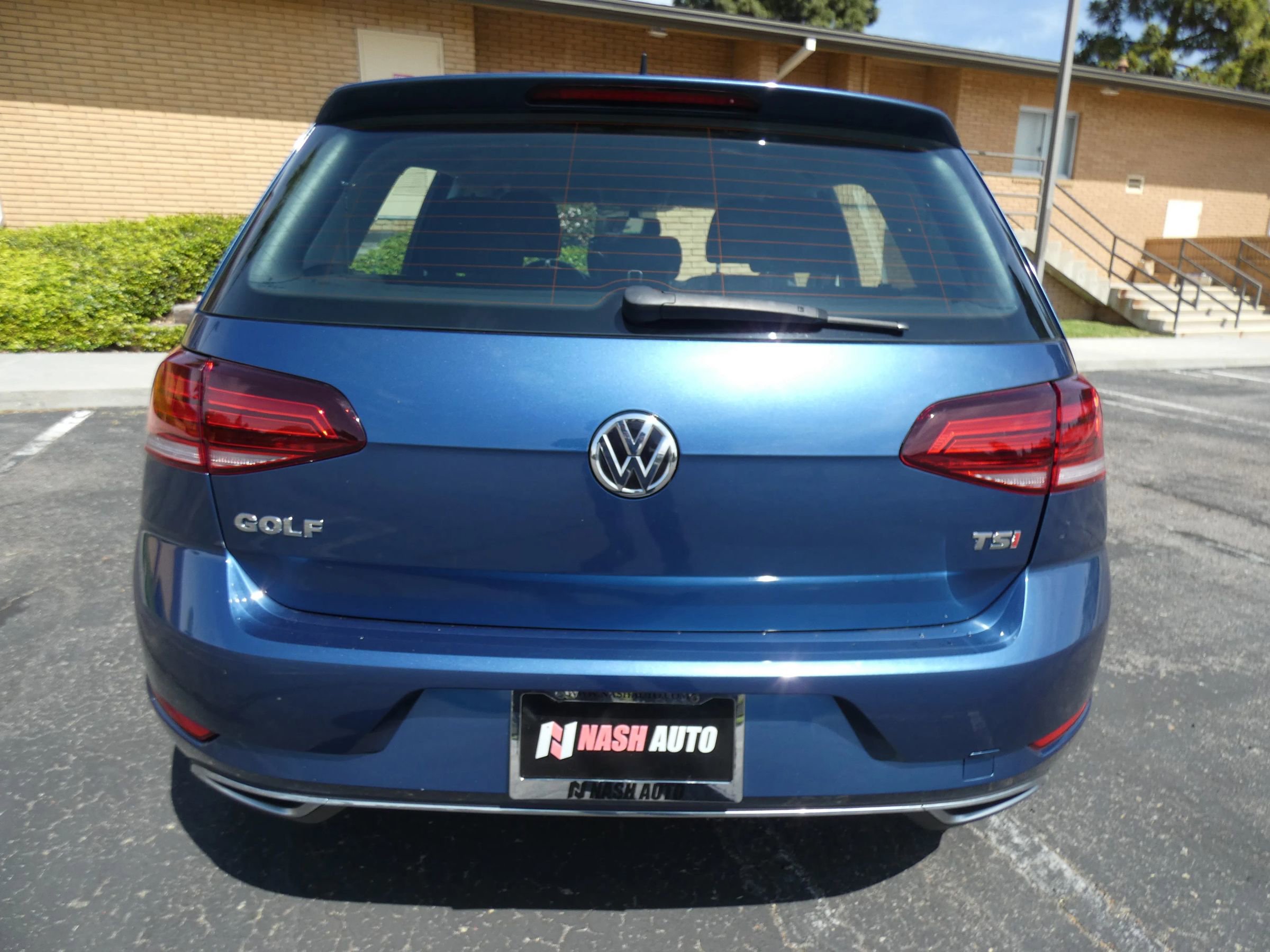 Used 2018 Volkswagen Golf S image 10