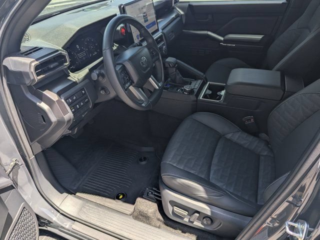 Used 2025 Toyota 4Runner TRD Off-Road Premium AWD/4WD image 9