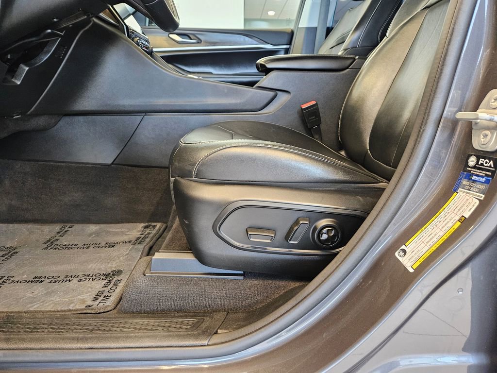 Used 2022 Jeep Grand Cherokee L Limited image 15