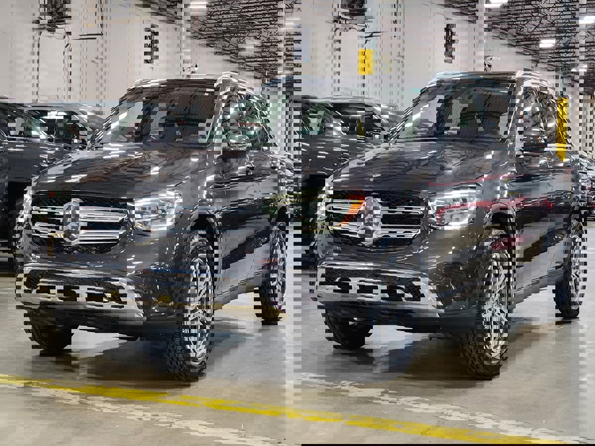 Used 2021 Mercedes-Benz GLC 300 image 4