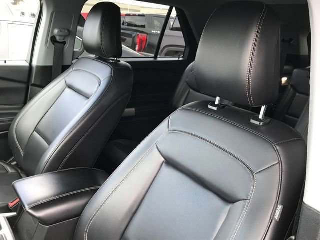 Used 2023 Ford Explorer XLT image 5