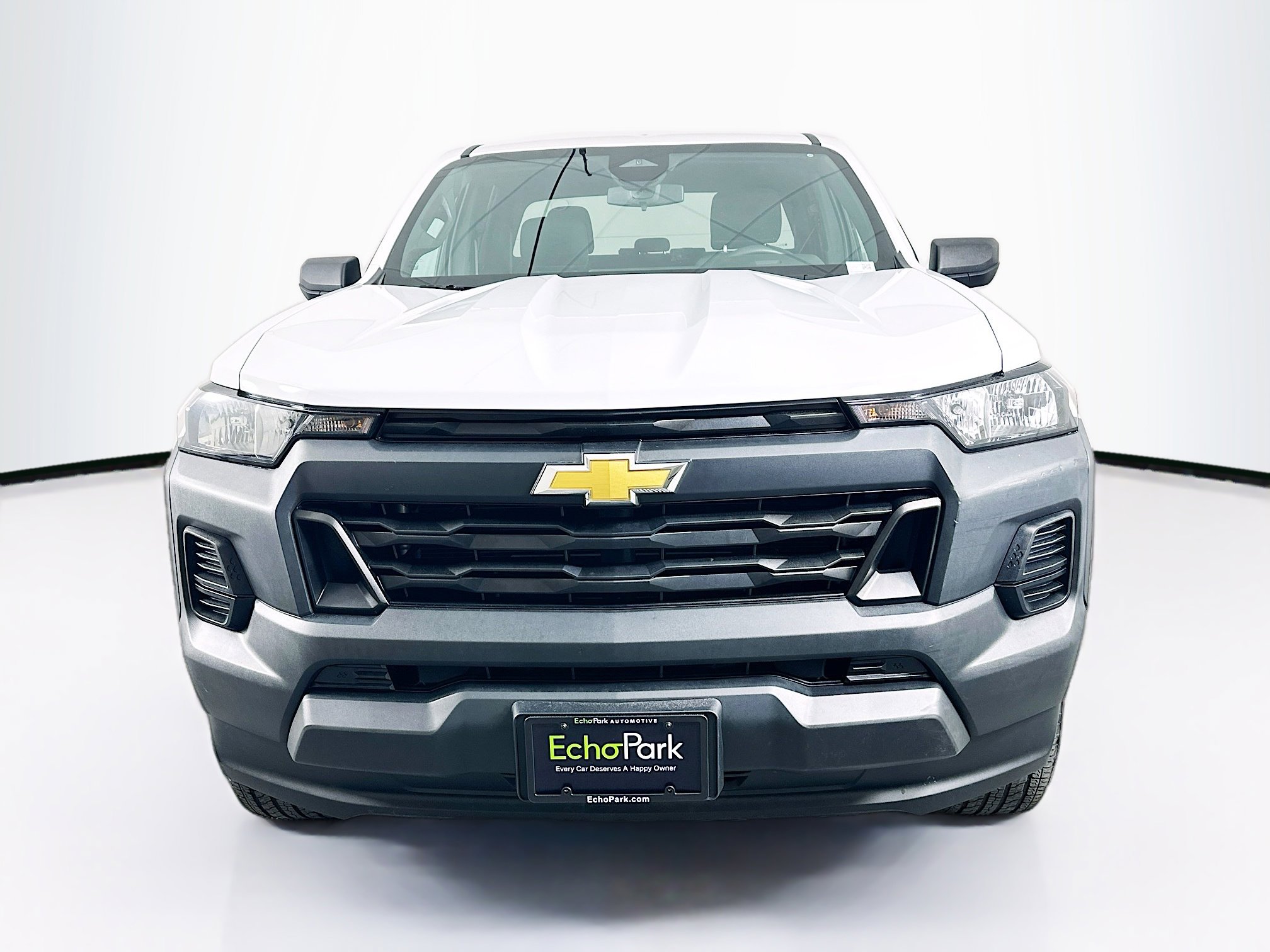 Used 2023 Chevrolet Colorado W/T RWD image 2