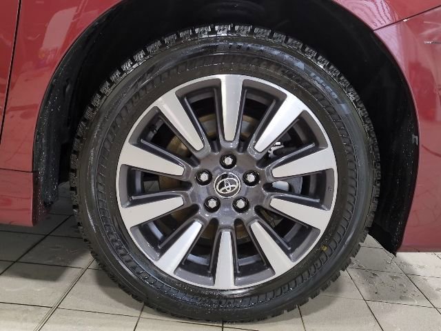 Used 2019 Toyota Sienna Limited AWD/4WD image 22