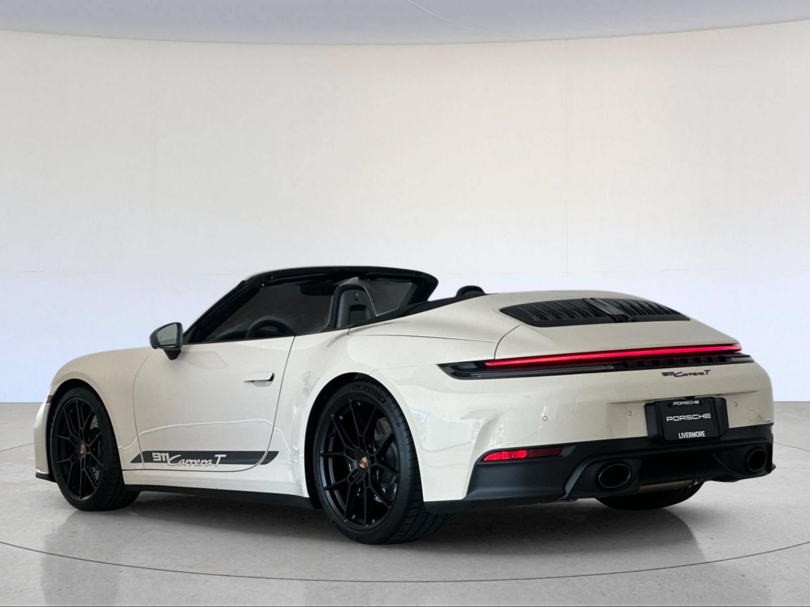 Certified 2026 Porsche 911 Carrera T RWD image 3