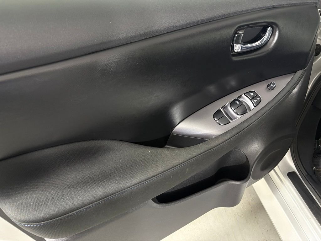 Used 2025 Nissan Leaf S FWD image 14
