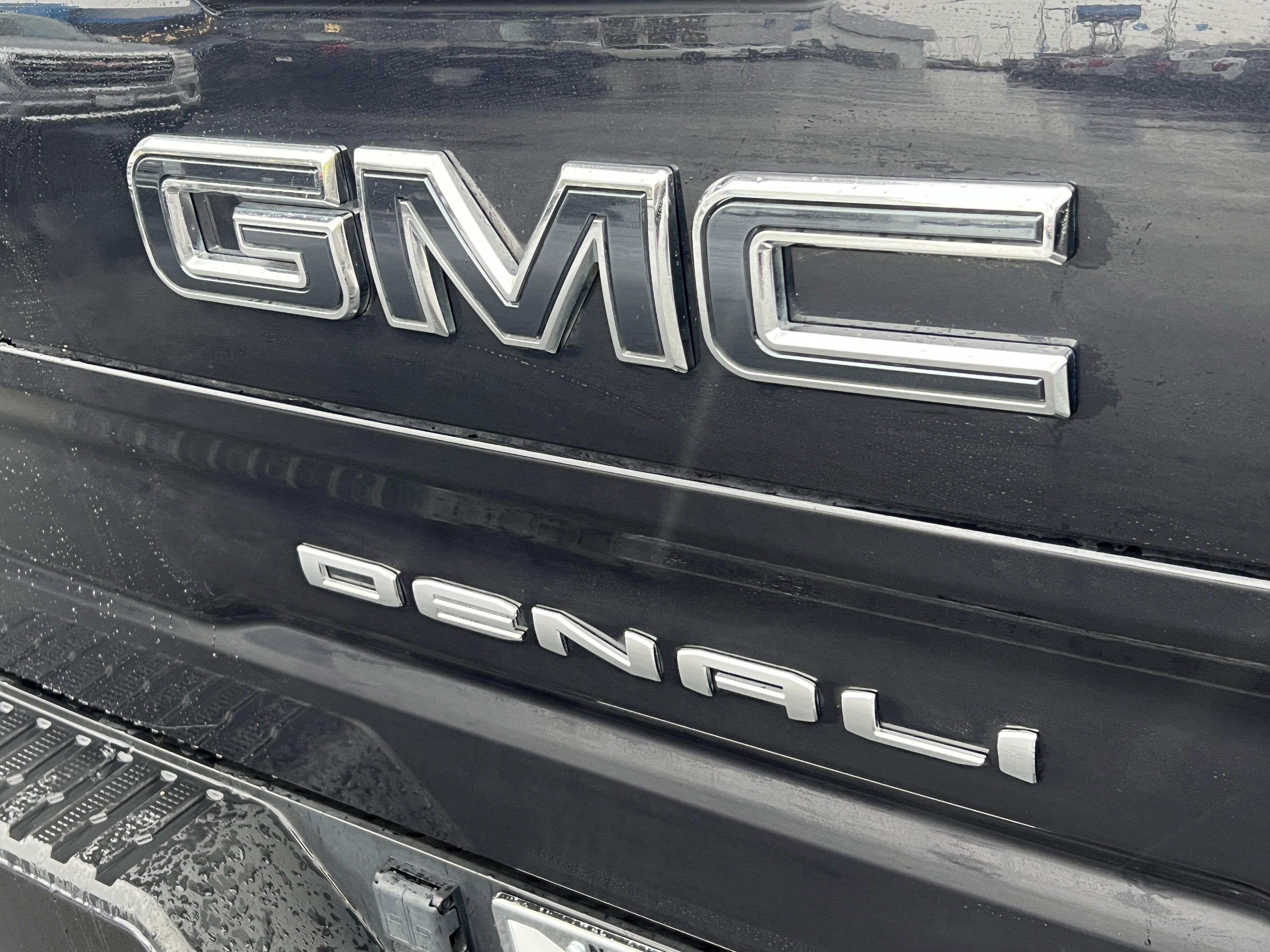 Used 2023 GMC Sierra 1500 Denali Ultimate image 8