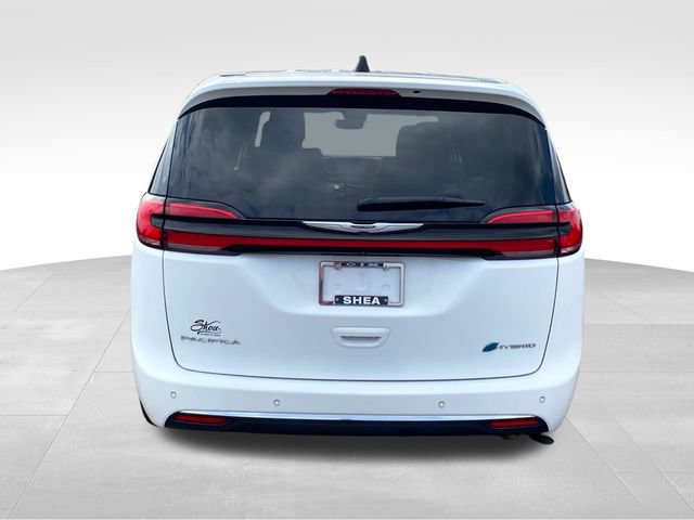 Used 2024 Chrysler Pacifica Limited FWD image 4