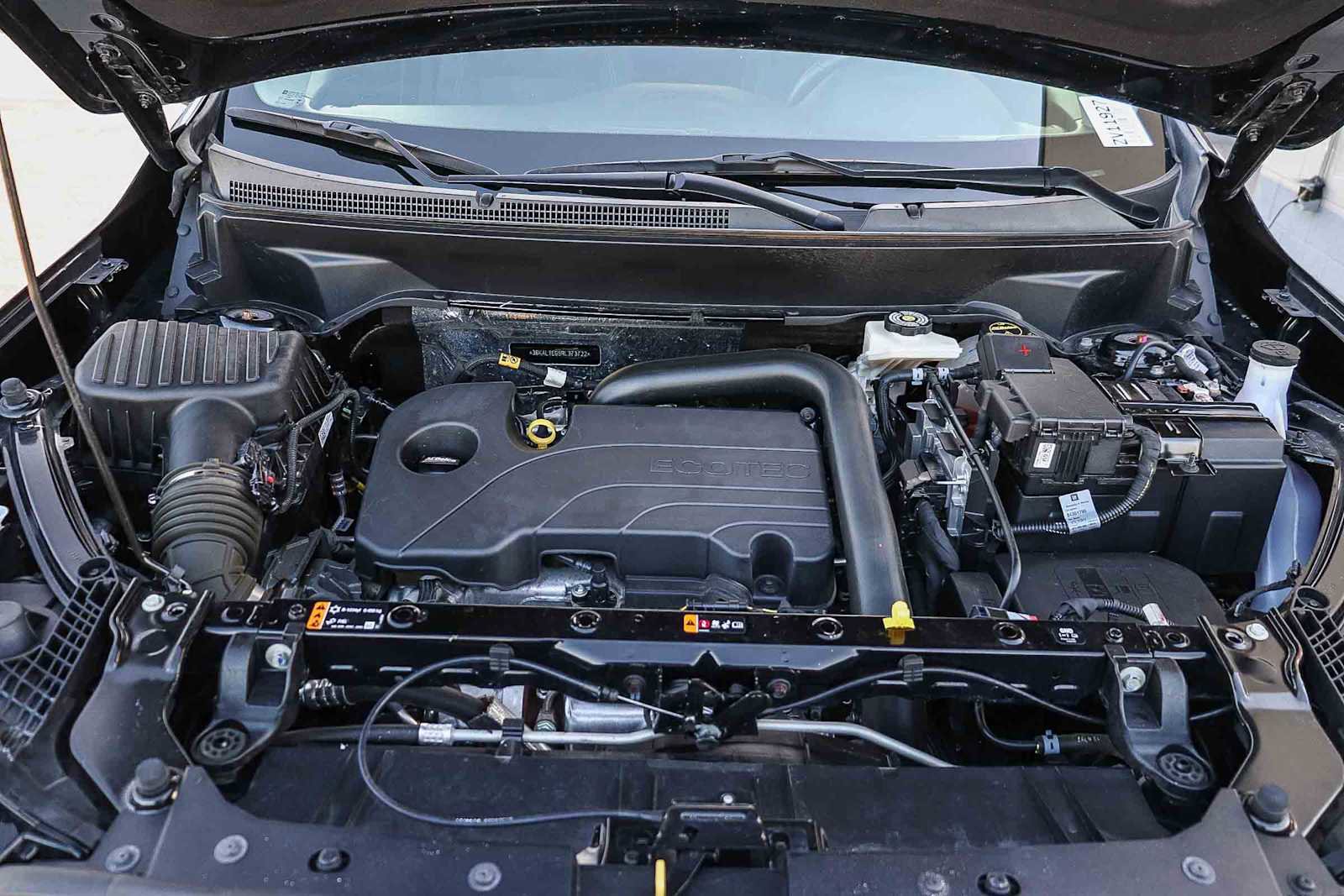 Used 2024 GMC Terrain SLE image 28