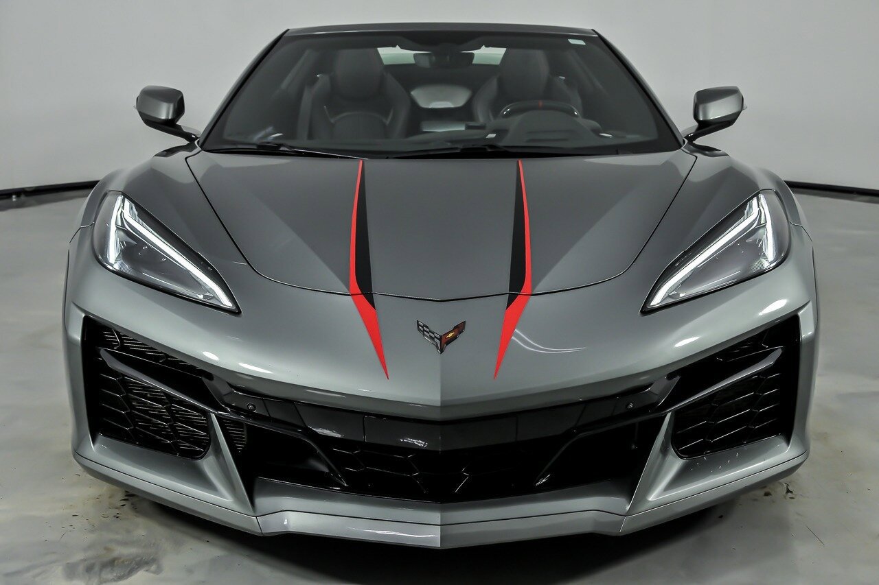 Used 2023 Chevrolet Corvette Z06 RWD image 5