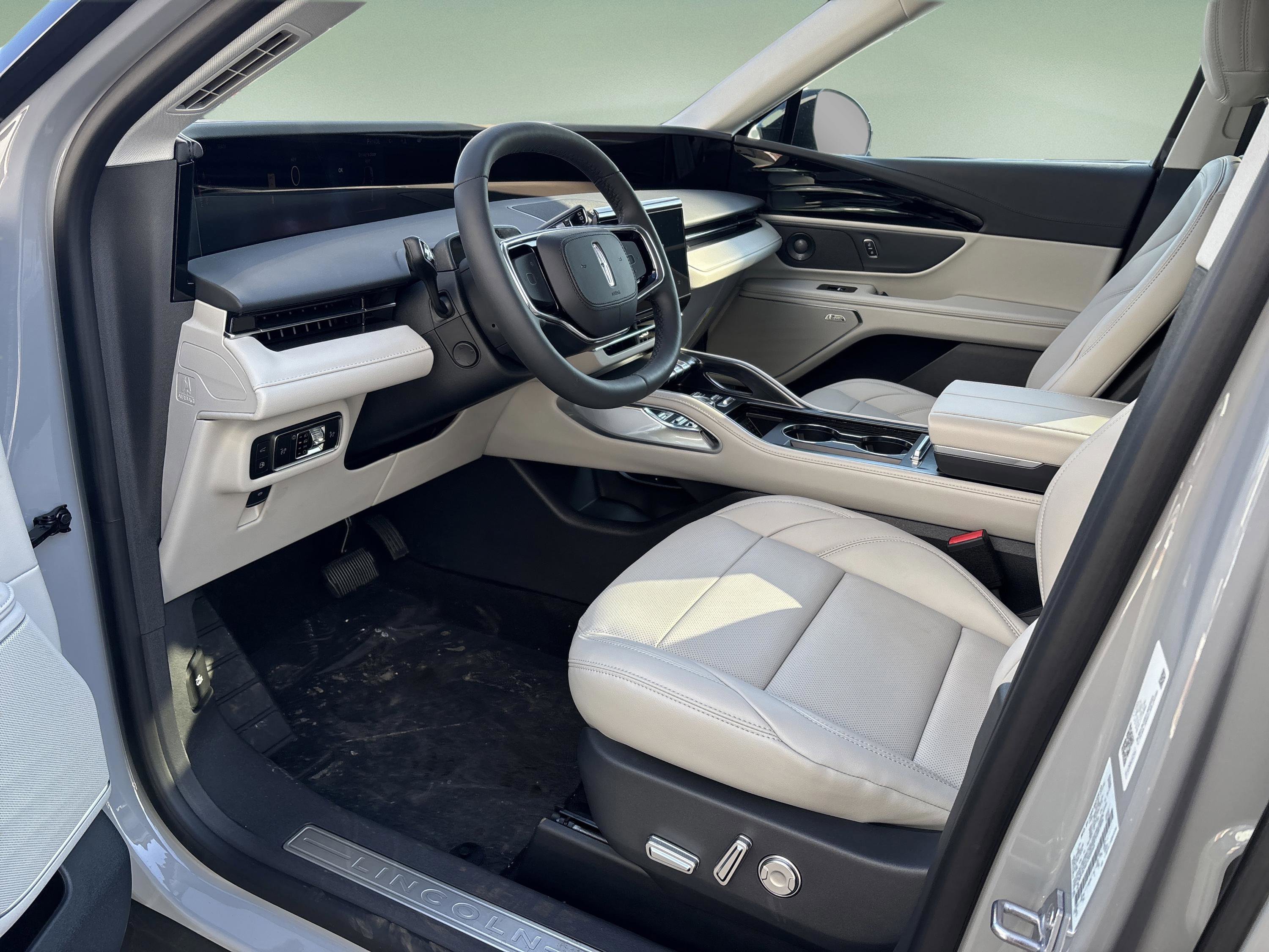 New 2026 Lincoln Nautilus Premier w/ Equipment Group 102A image 21