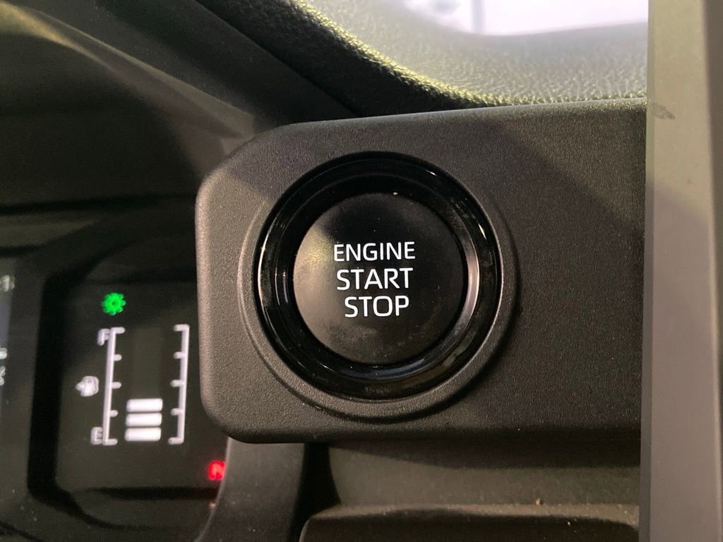 Used 2024 Toyota Tacoma SR5 AWD/4WD image 15