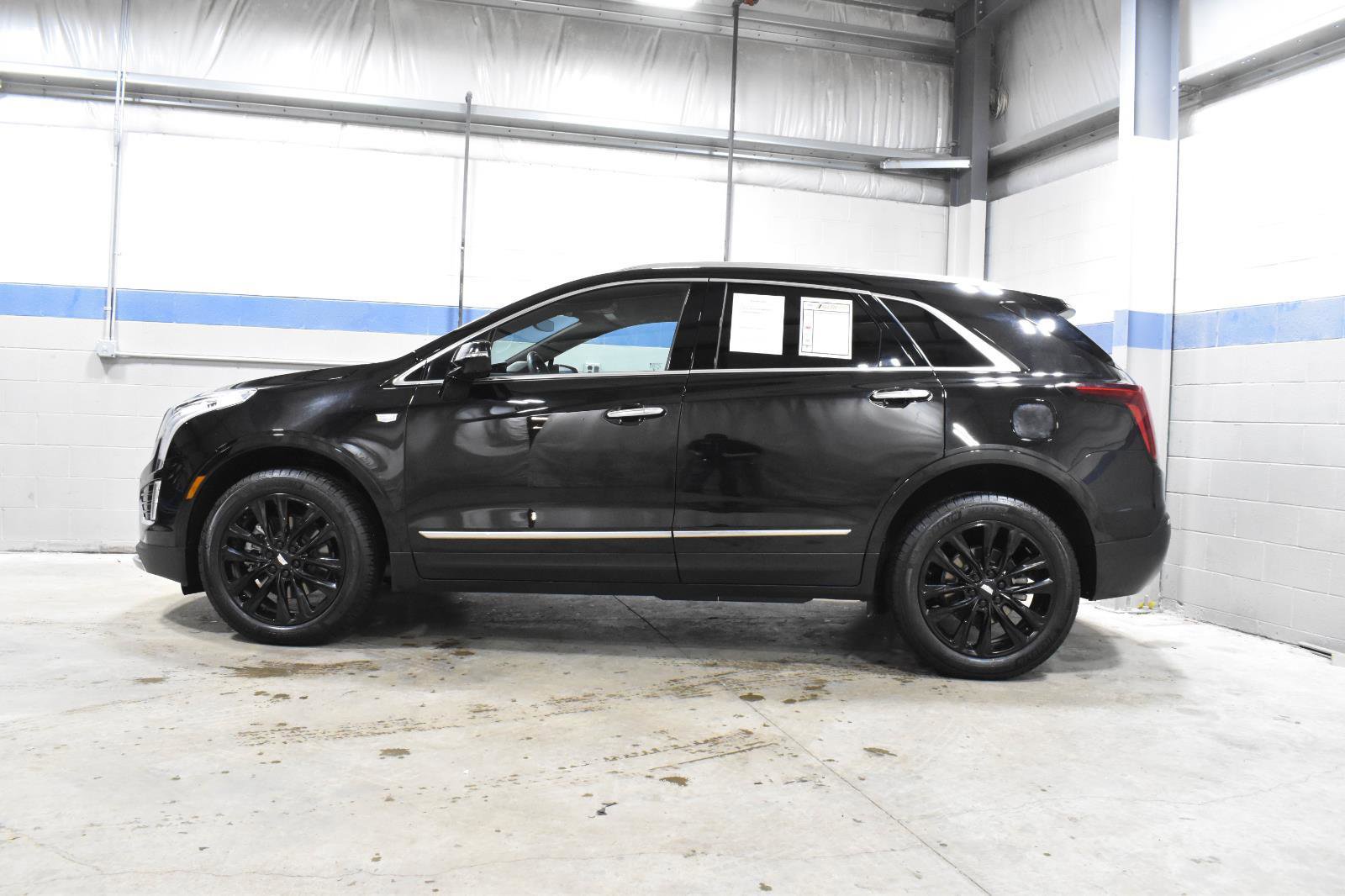 Certified 2025 Cadillac XT5 Premium Luxury w/ LPO, Floor Liner Package image 28