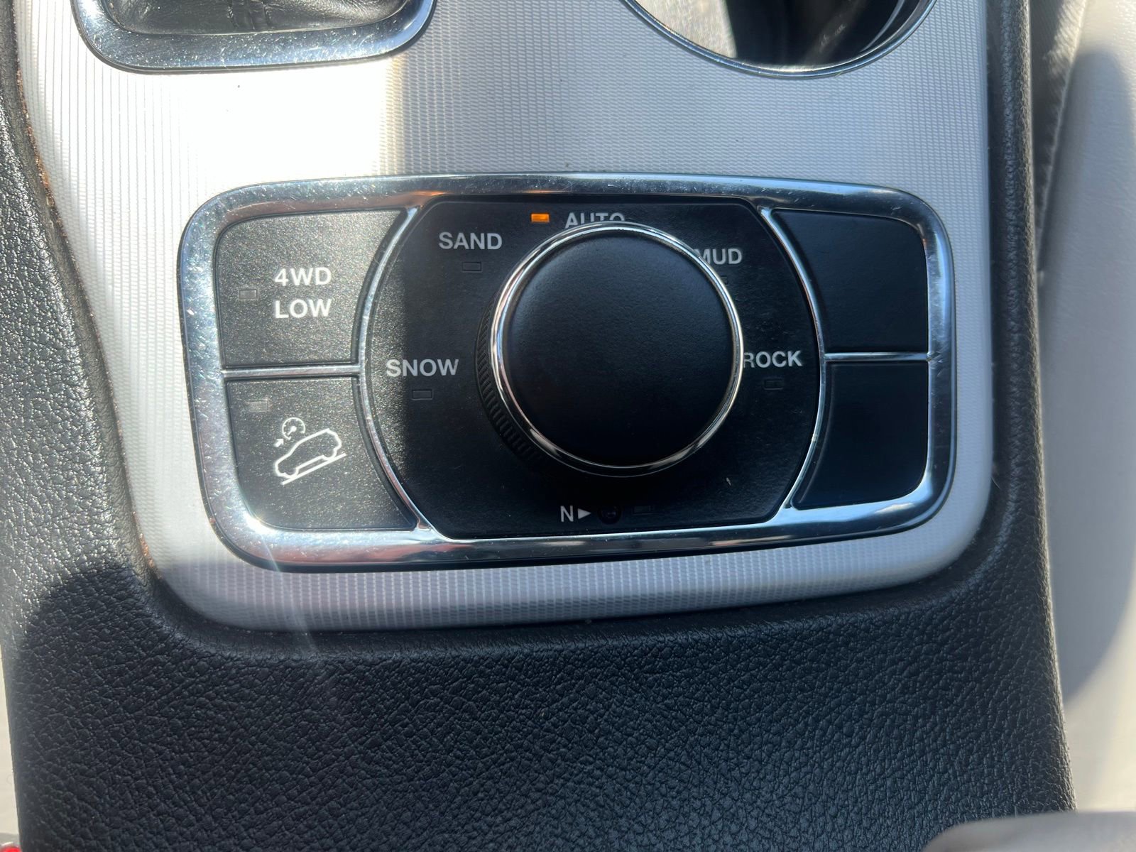 Used 2018 Jeep Grand Cherokee Limited AWD/4WD image 36