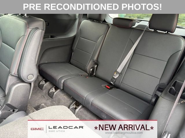 Used 2025 Chevrolet Traverse Z71 w/ LPO, Floor Liner Package AWD/4WD image 23