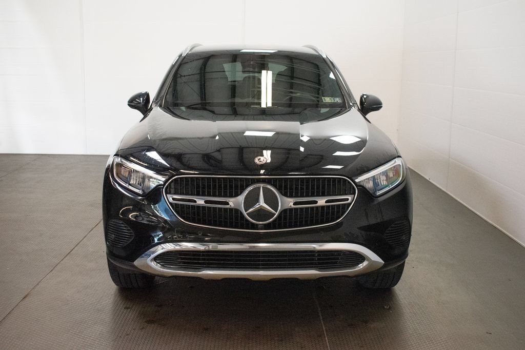 Used 2023 Mercedes-Benz GLC 300 4MATIC image 2