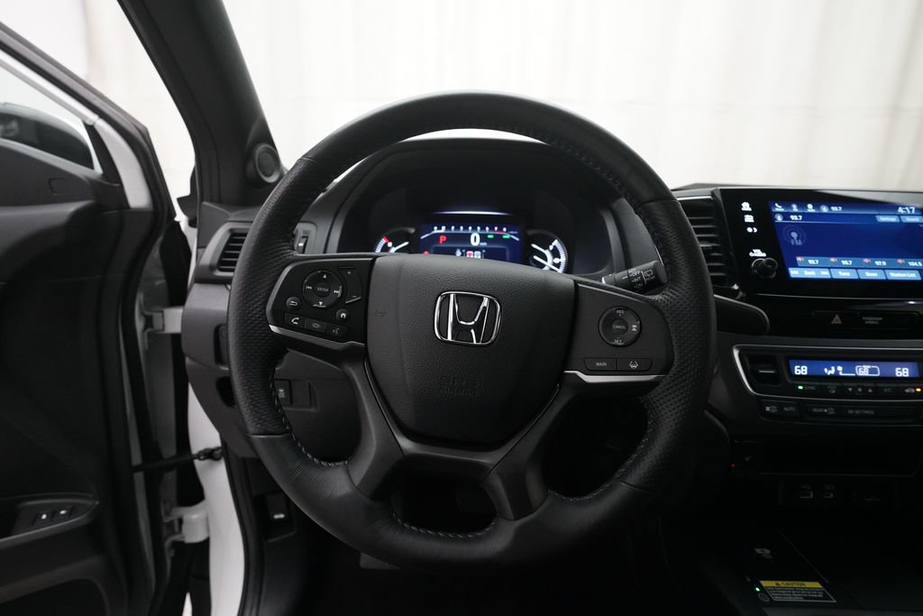 Certified 2025 Honda Passport EX-L image 4