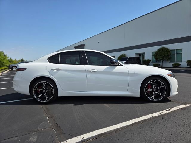 Used 2024 Alfa Romeo Giulia Ti AWD/4WD image 6