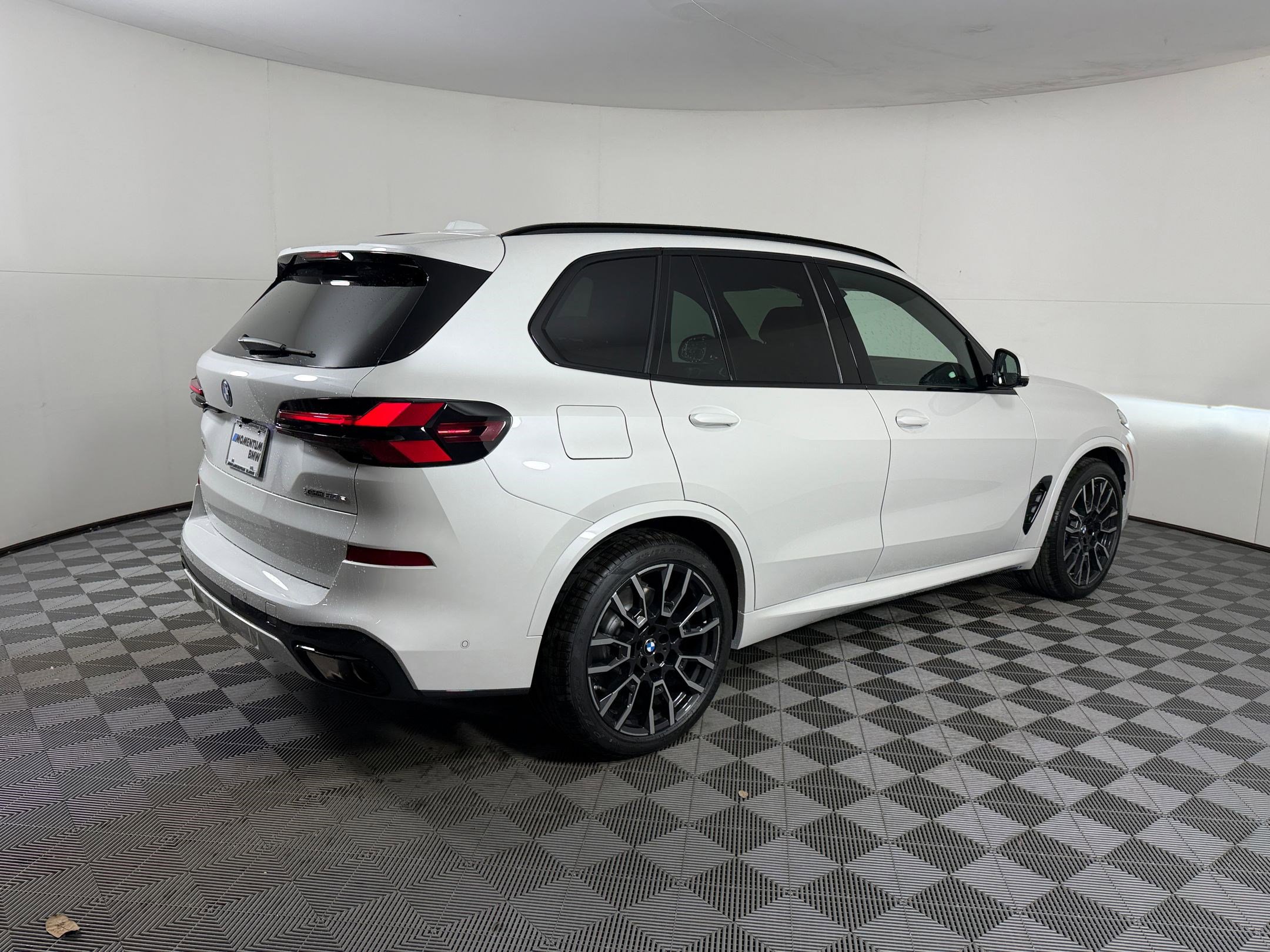 New 2026 BMW X5 xDrive50e w/ Executive Package AWD/4WD image 9