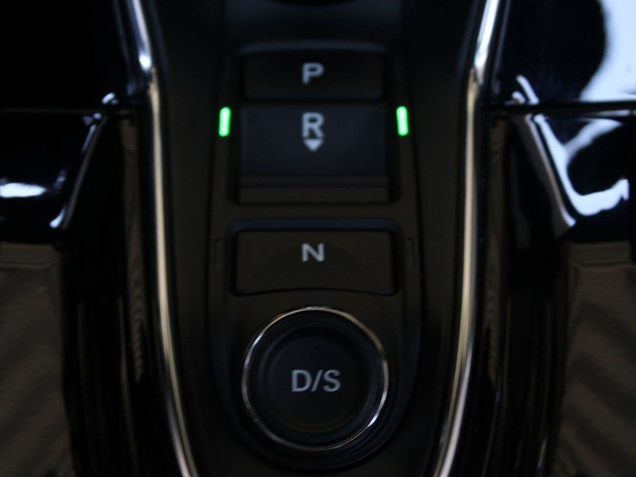 Certified 2025 Acura RDX SH-AWD image 31